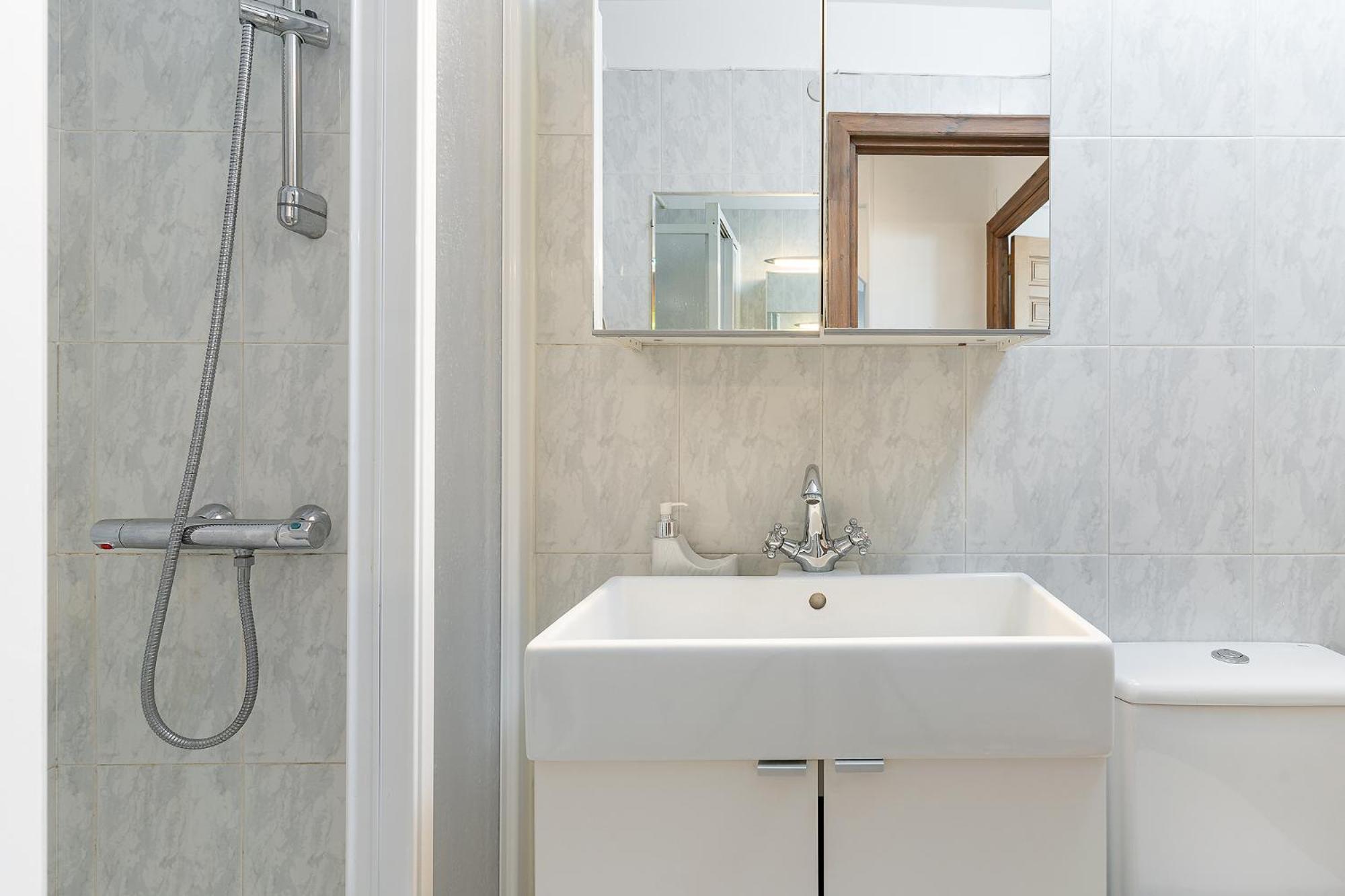 Apartment Blue Pearl *